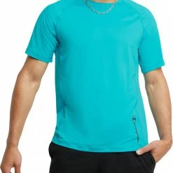 Flash Sale ⭐ Champion Men's Signature Mesh Graphic Sports T-Shirt For Men Electric Cyan 😀